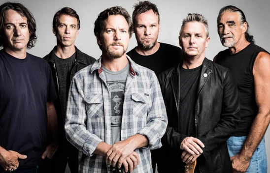 Pearl Jam'den depremzedelere destek
