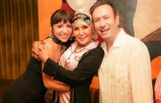 Pijama partisi, 'Ev'de izdihama neden oldu