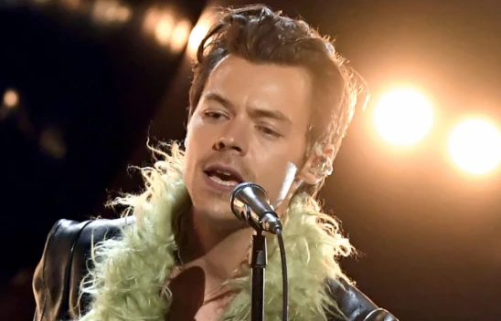 Pop yıldızı Harry Styles, yeni bir Guinness rekoruna imza attı