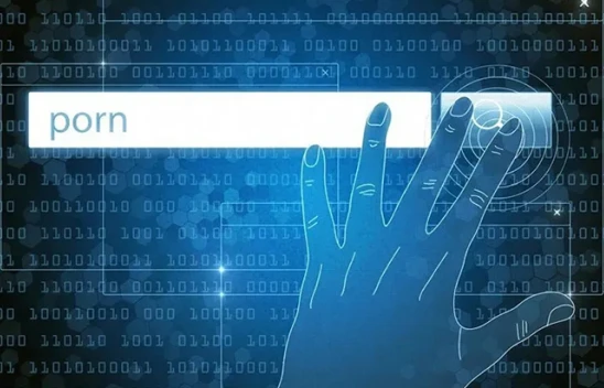 Porno film izleyenlere kötü haber! Porno sitelerine artık kimlikle girilecek!