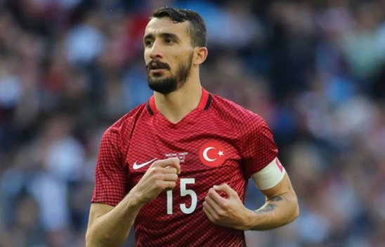 Rekorların adamı Mehmet Topal, futbolu bıraktığını açıkladı! İşte kariyeri ve öne çıkanlar...