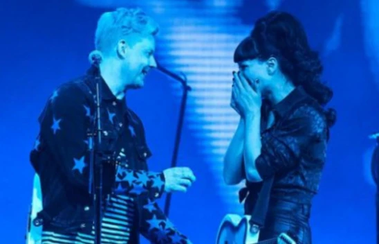 Rockçı Jack White, Olivia Jean ile sahnede evlendi