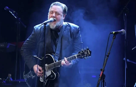 Russell Crowe, Avrupa turnesinde sahne aldı