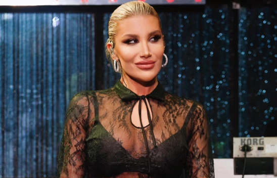 Şarkıcı İrem Derici'ye aşk yaradı