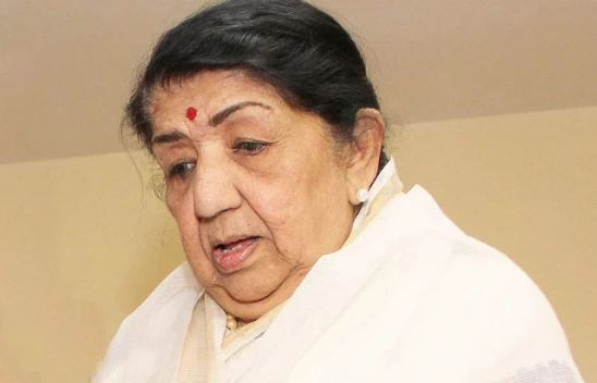 Şarkıcı Lata Mangeshkar, hayatını kaybetti