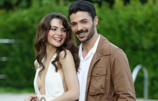 Sinem Ünsal ile Halit Özgür Sarı aşk mı yaşıyor? Gerçek ortaya çıktı!