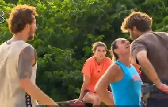Survivor'da büyük kavga! Nagihan, Barış'ın üstüne yürüdü!