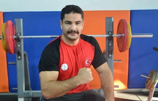 Taha Akgül, dünyanın en iyi güreşçisi seçildi