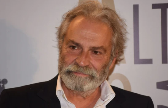 Tiyatro sahnesinde fenalaşan Haluk Bilginer, hastaneye kaldırıldı! İşte sağlık durumu…