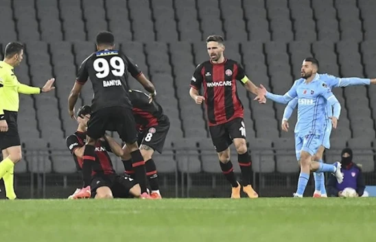 Trabzonspor, Karagümrük deplasmanında kayıp: 4-1