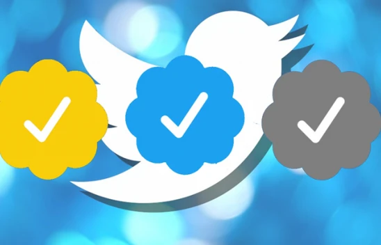 Twitter'da renkli rozet dönemi başlıyor