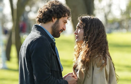 Yüz Yıllık Mucize'de Kemal, Harika'ya evlenme teklifi ediyor