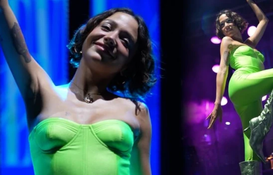 Zeynep Bastık, yaz konserlerine Çeşme'de başladı