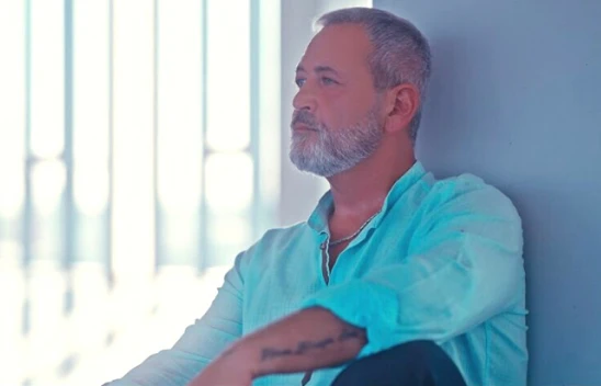 Hüseyin Genç'in Seviyorum De şarkısının video klibi yayınlandı