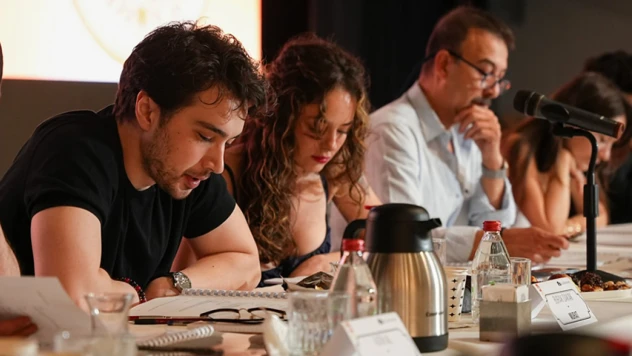 Burak Dakak ve Buse Meral'lı Aile Saadeti geliyor