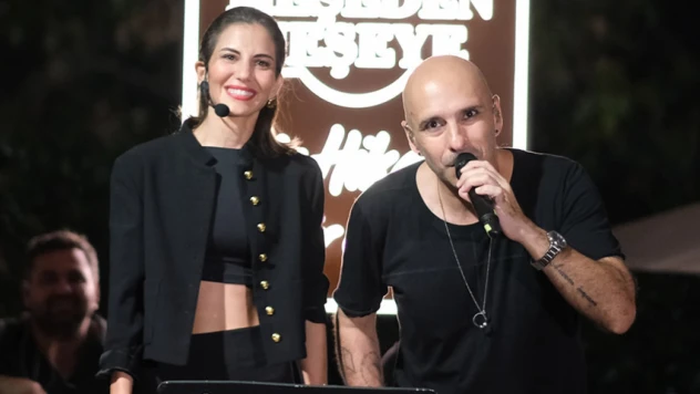 Derya Beşerler ile Birol Namoğlu'ndan 'Bir Hikaye Bir Şarkı'