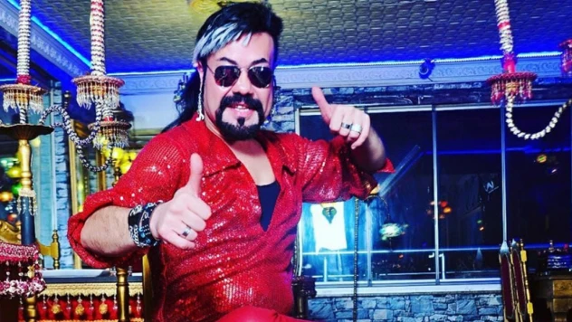 'Ev'de kına gecesi var! Ev sahibi Kobra Murat!