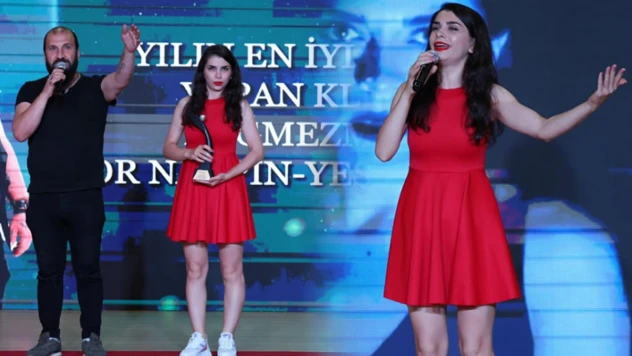 Kırmızılar içinde Mor Narpın