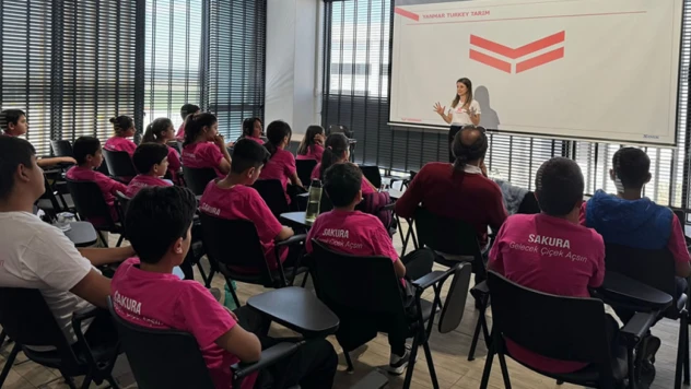 Yanmar Turkey, İzmir'deki traktör üretim tesisinde geleceğin yeteneklerini ağırladı