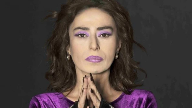 Yıldız Tilbe'den kötü haber! Apar topar yoğun bakıma alındı!