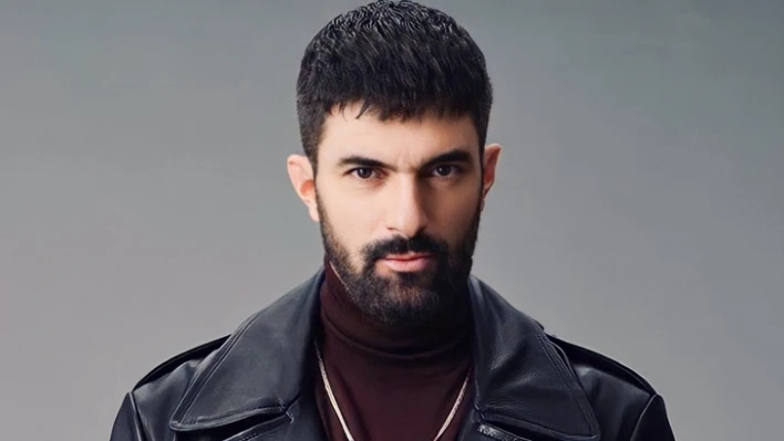 Engin Akyürek, zirveden inmiyor