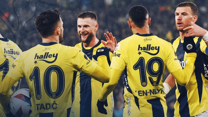 Fenerbahçe'ye Antalyaspor karşısında 30 dakika yetti! Galatasaray'la puan farkı 4'e düştü!