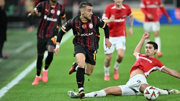 Galatasaray, Alkmaar'ı elinden kaçırdı! Aslan, Hollanda'dan bir puanla döndü!