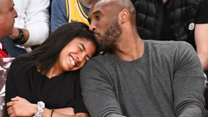 Kobe Bryant'ın giydiği forma rekor fiyata satıldı