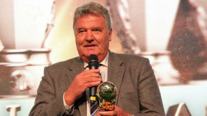 Korona virüse yakalanan John Benjamin Toshack, yoğun bakıma alındı