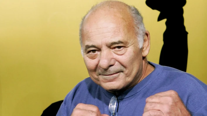 Oyuncu Burt Young hayatını kaybetti