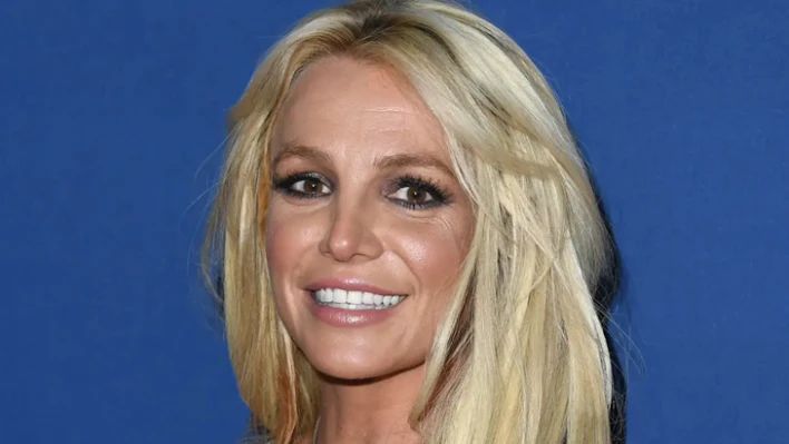 Şarkıcı Britney Spears, adını değiştirdiğini açıkladı