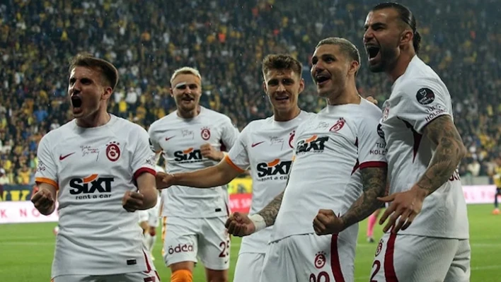 Süper Lig'de sezonun şampiyonu Galatasaray! 23. kupa Okan Buruk ile geldi!