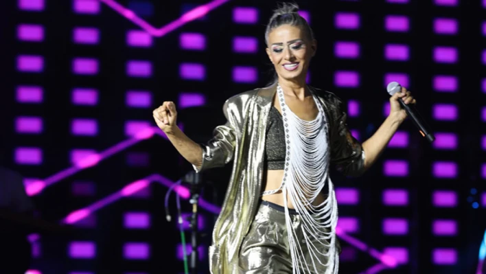 Yıldız Tilbe, İstanbul Festivali'nde konser verdi