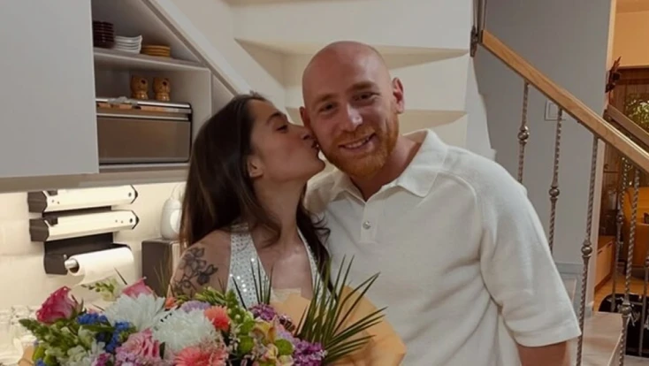 Oyuncu Furkan Kızılay, sevgilisi Tutku Yılmaz ile nişanlandı